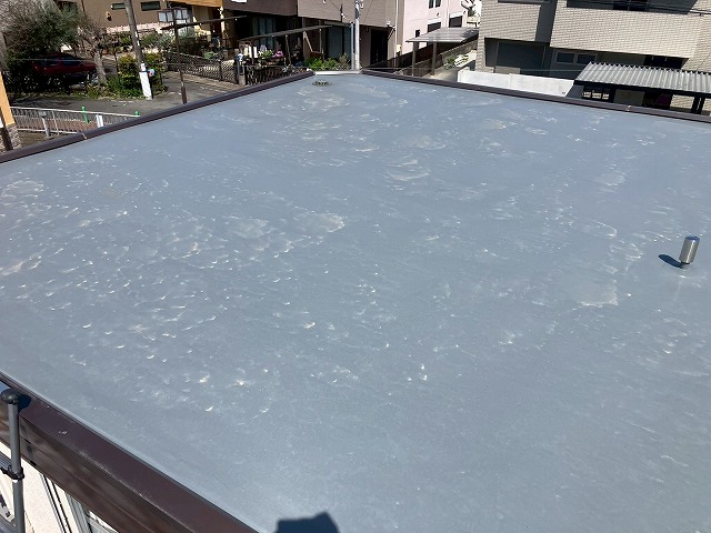 （作成完了）東郷町でウレタン防水工事から3年経過した陸屋根の現地調査、破れなどは生じておらず状態は良好